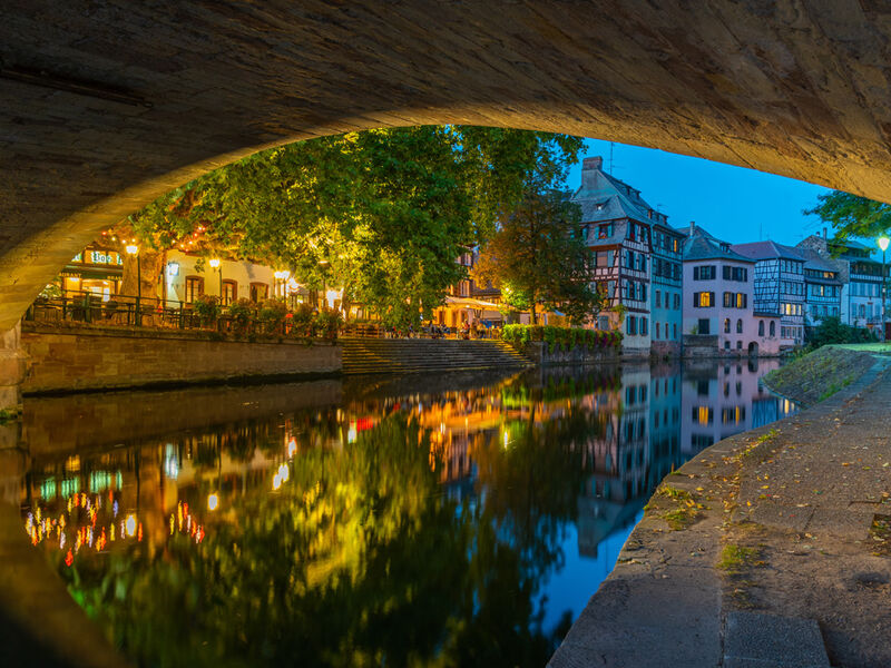 İzmir`den Direkt Hareket Görkemli Rüya Üçgeni Almanya - Fransa - İsviçre 3 Gece - SunExpress ile 23 ve 30 Nisan Hareket (İlkbahar Dönemi) AT1292