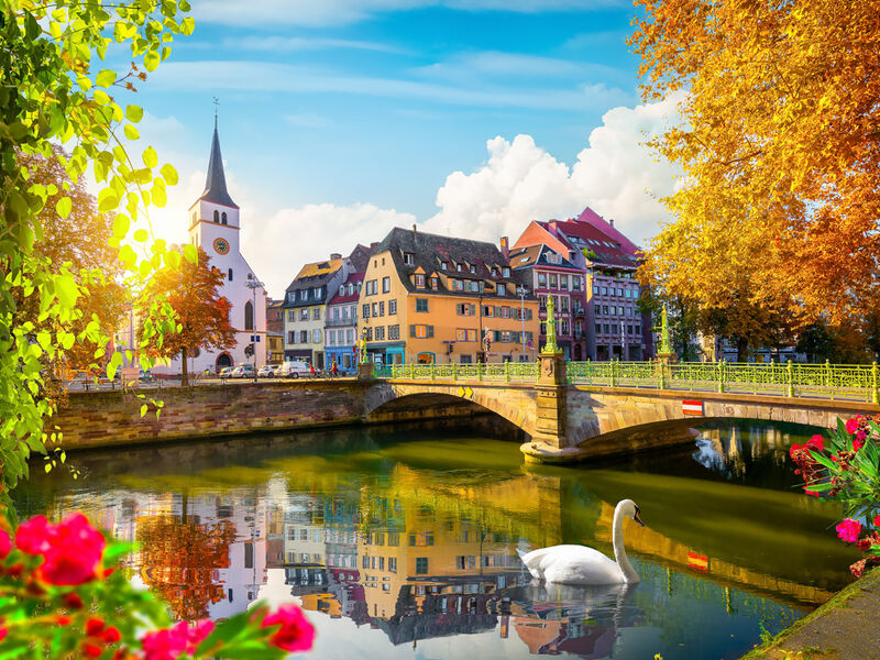 İzmir`den Direkt Hareket Görkemli Rüya Üçgeni Almanya - Fransa - İsviçre 4 Gece - SunExpress ile 18 Mart Hareket (Ramazan Bayramı Özel) AT1251