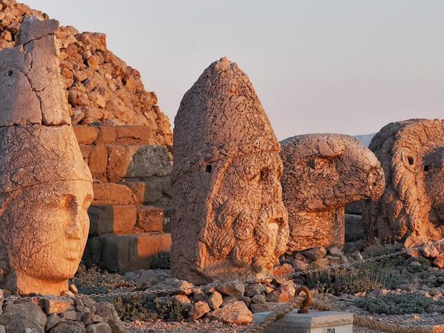 İkonik Gap Turu|4 Gece Konaklamalı Uçaklı İstanbul Çıkışlı Adana Başlar  19 Nisan 25 Eylül Hareketli-GT059