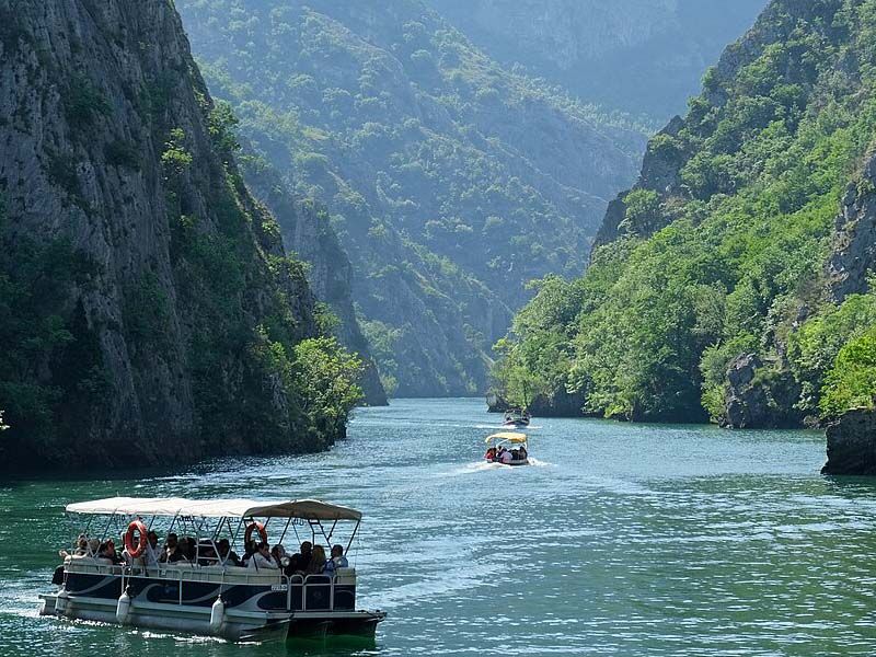 Balkan Güzelleri Ajet Havayolları ile Kosova Makedonya Turu 2 Gece Konaklamalı