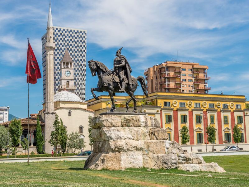 Kosovalı Büyük Balkanlar Turu AJet ile Ekstra Turlar ve Akşam Yemekleri Dahil TIA-SJJ 5 Gece Pazartesi-Cumartesi