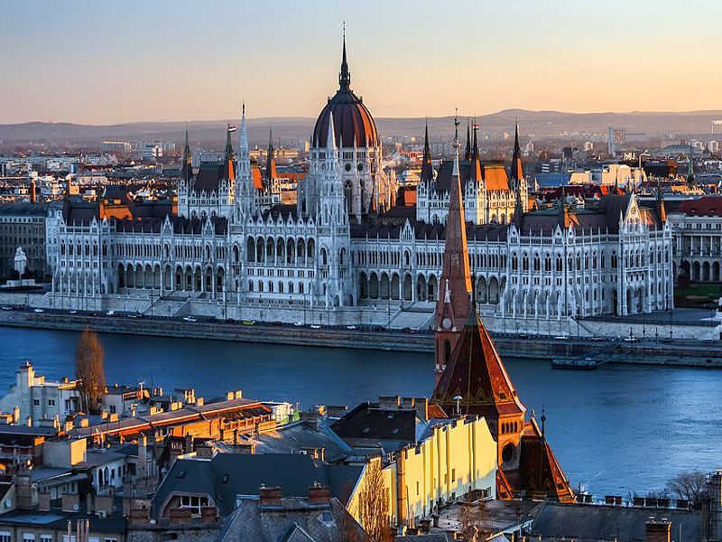 NOEL  PAZARLARI BUDAPEŞTE MASALI TURU 3 Gece / 4 Gün AJET Havayolları ile